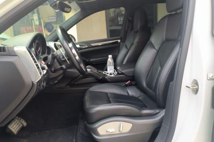 Used Porsche Cayenne 2014 Cayenne Platinum Edition 3.0T Left Front Seat
