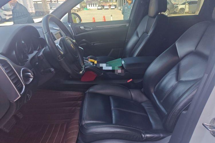 Used Porsche Cayenne 2014 Cayenne Platinum Edition 3.0T Left Front Seat