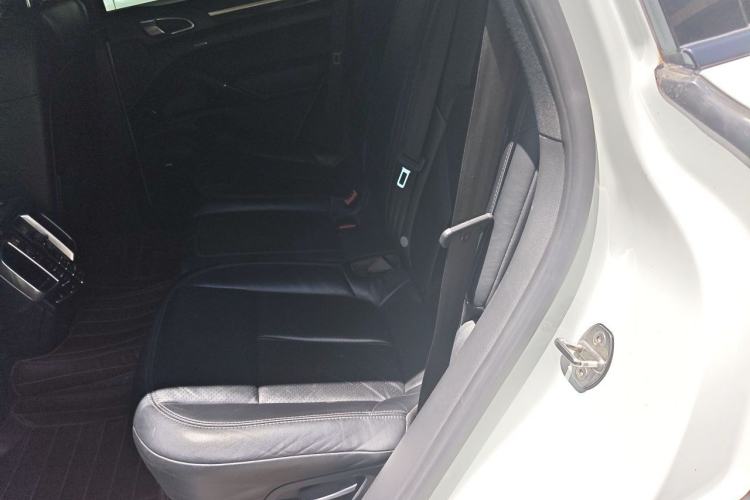 Used Porsche Cayenne 2014 Cayenne Platinum Edition 3.0T Left Rear Seat