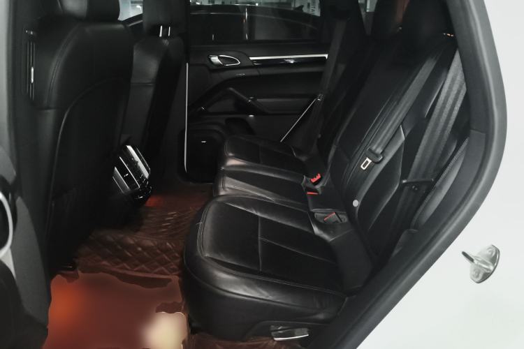 Used Porsche Cayenne 2014 Cayenne Platinum Edition 3.0T Left Rear Seat