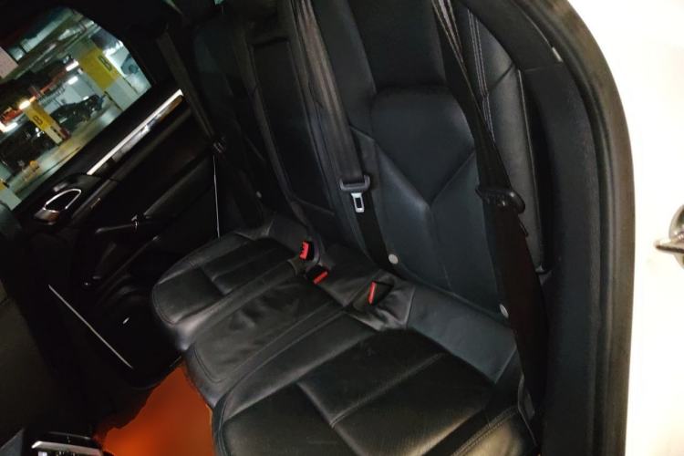 Used Porsche Cayenne 2014 Cayenne Platinum Edition 3.0T Left Rear Seat
