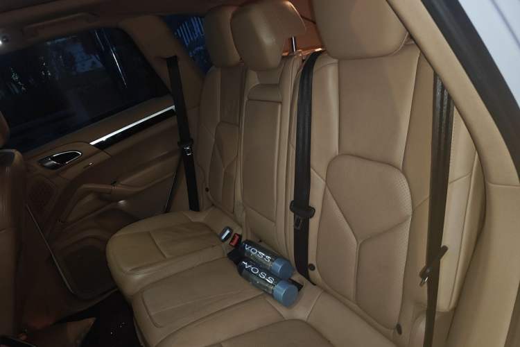 Used Porsche Cayenne 2014 Cayenne Platinum Edition 3.0T Left Rear Seat