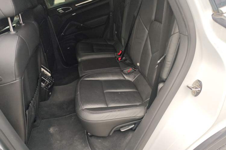 Used Porsche Cayenne 2014 Cayenne Platinum Edition 3.0T Left Rear Seat