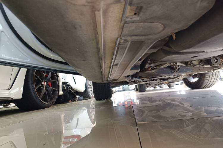 Used Porsche Cayenne 2014 Cayenne Platinum Edition 3.0T Left Side Sill