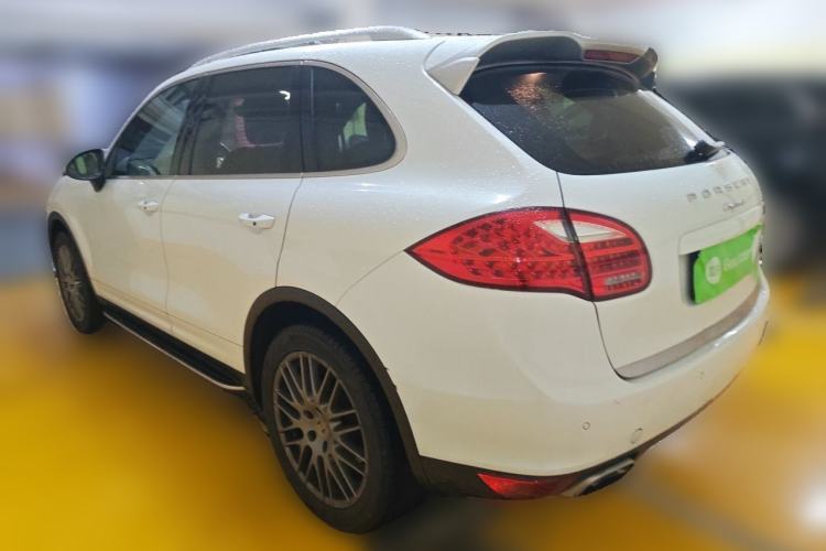 Used Porsche Cayenne 2014 Cayenne Platinum Edition 3.0T Rear Left 45 Deg