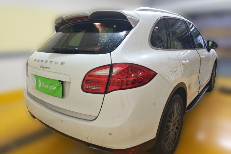 Used Porsche Cayenne 2014 Cayenne Platinum Edition 3.0T Rear Right 45 Deg