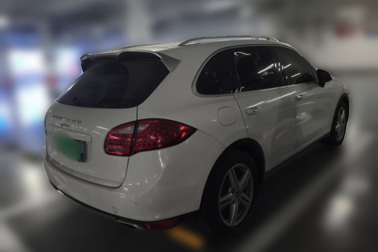 Used Porsche Cayenne 2014 Cayenne Platinum Edition 3.0T Rear Right 45 Deg