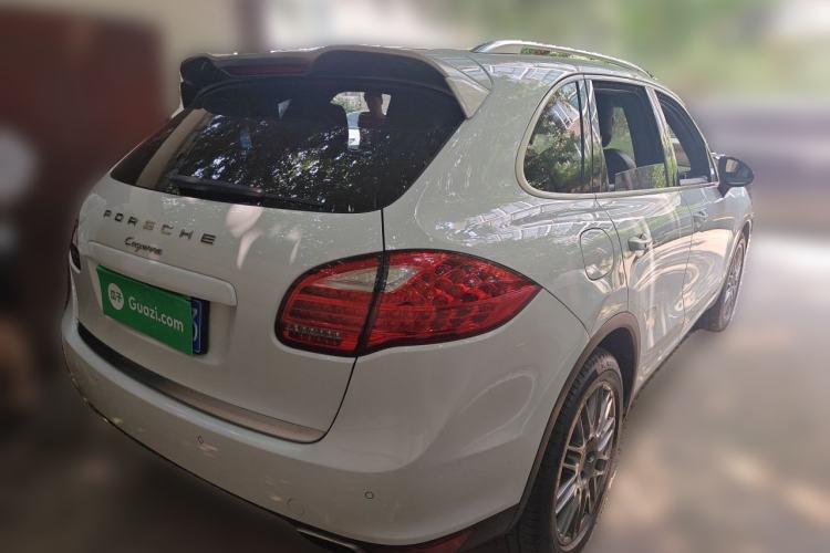 Used Porsche Cayenne 2014 Cayenne Platinum Edition 3.0T Rear Right 45 Deg