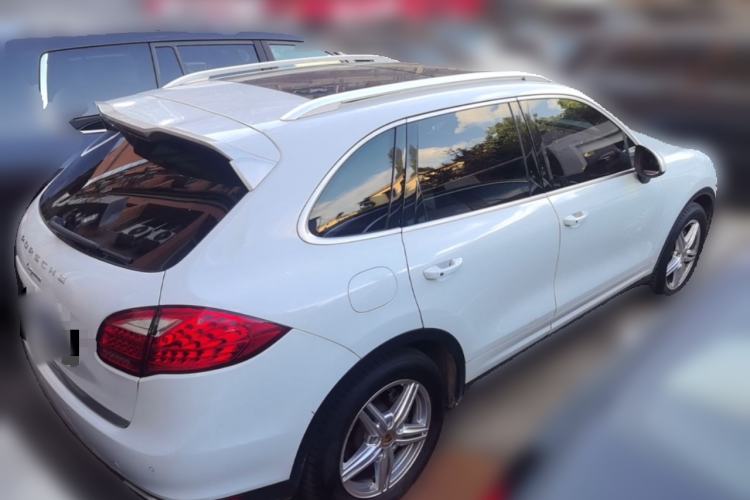 Used Porsche Cayenne 2014 Cayenne Platinum Edition 3.0T Rear Right 45 Deg