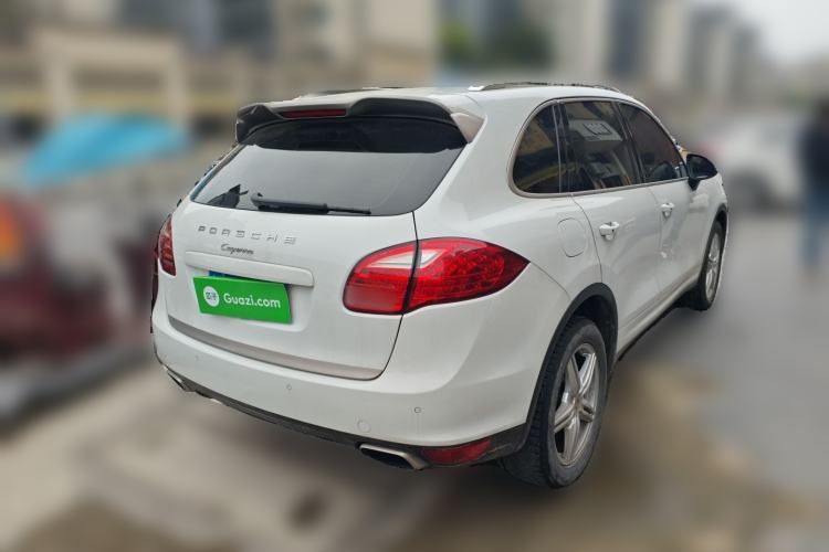 Used Porsche Cayenne 2014 Cayenne Platinum Edition 3.0T Rear Right 45 Deg