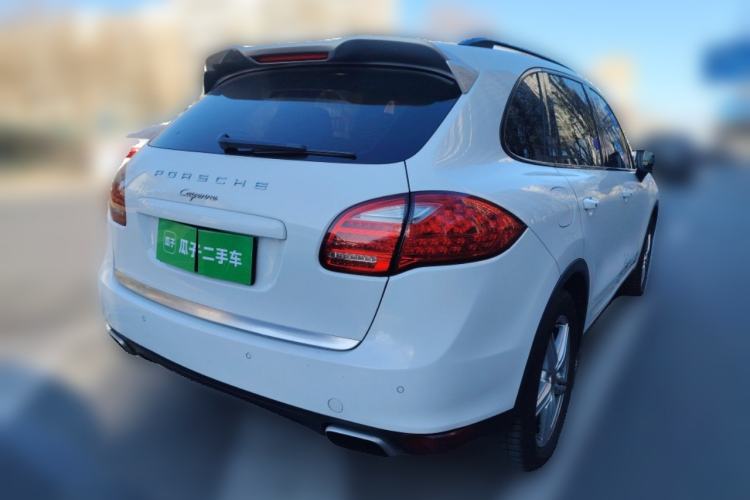 Used Porsche Cayenne 2014 Cayenne Platinum Edition 3.0T Rear Right 45 Deg
