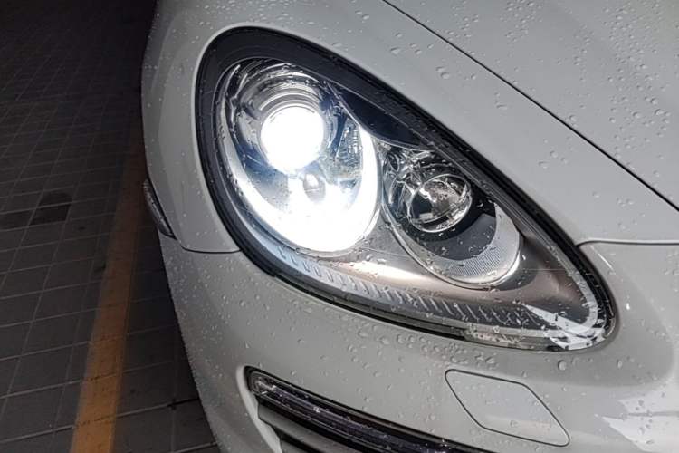 Used Porsche Cayenne  Right Front Headlight