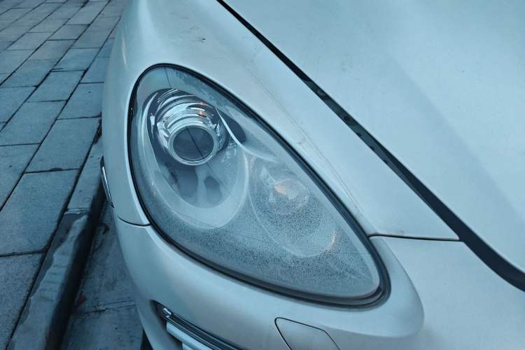 Used Porsche Cayenne 2014 Cayenne Platinum Edition 3.0T Right Front Headlight