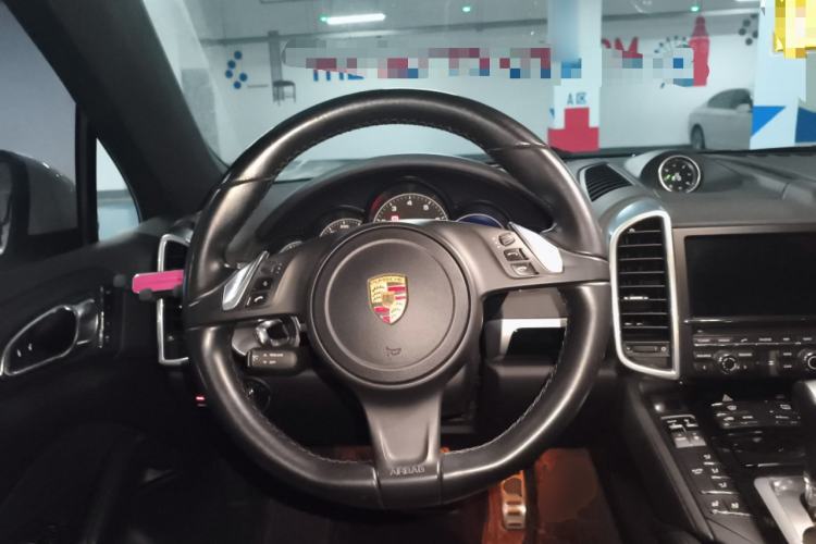 Used Porsche Cayenne 2014 Cayenne Platinum Edition 3.0T Steering Wheel