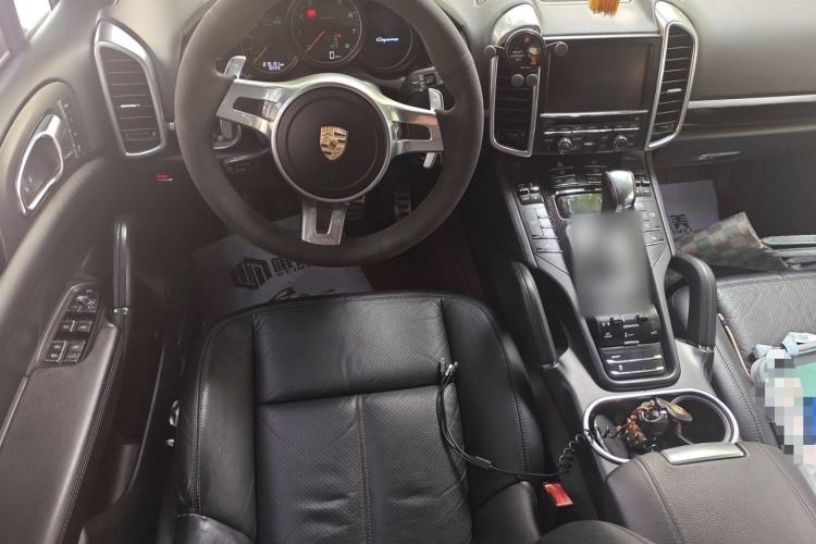Used Porsche Cayenne 2014 Cayenne Platinum Edition 3.0T Steering Wheel