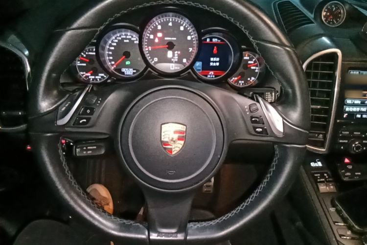 Used Porsche Cayenne 2014 Cayenne Platinum Edition 3.0T Steering Wheel