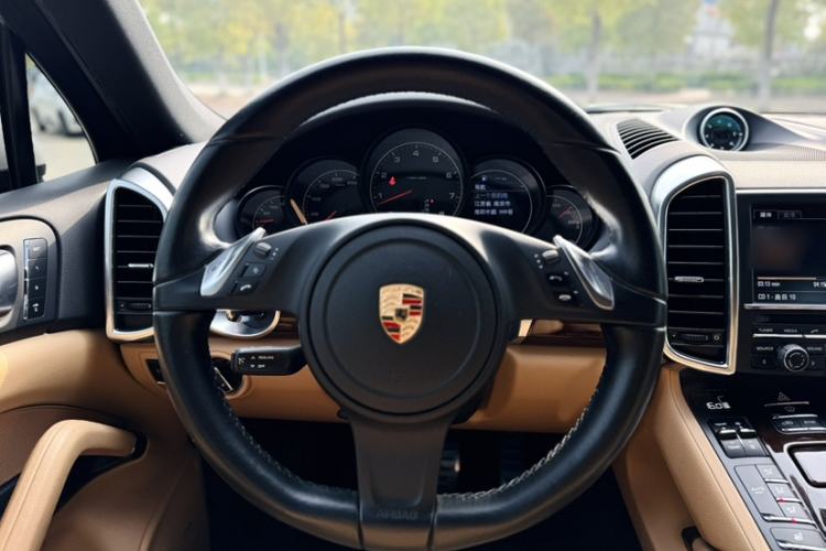 Used Porsche Cayenne 2014 Cayenne Platinum Edition 3.0T Steering Wheel