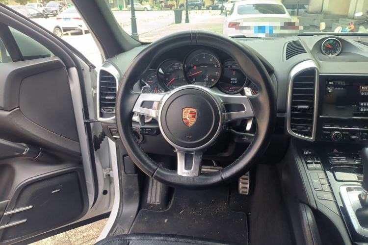 Used Porsche Cayenne 2014 Cayenne Platinum Edition 3.0T Steering Wheel