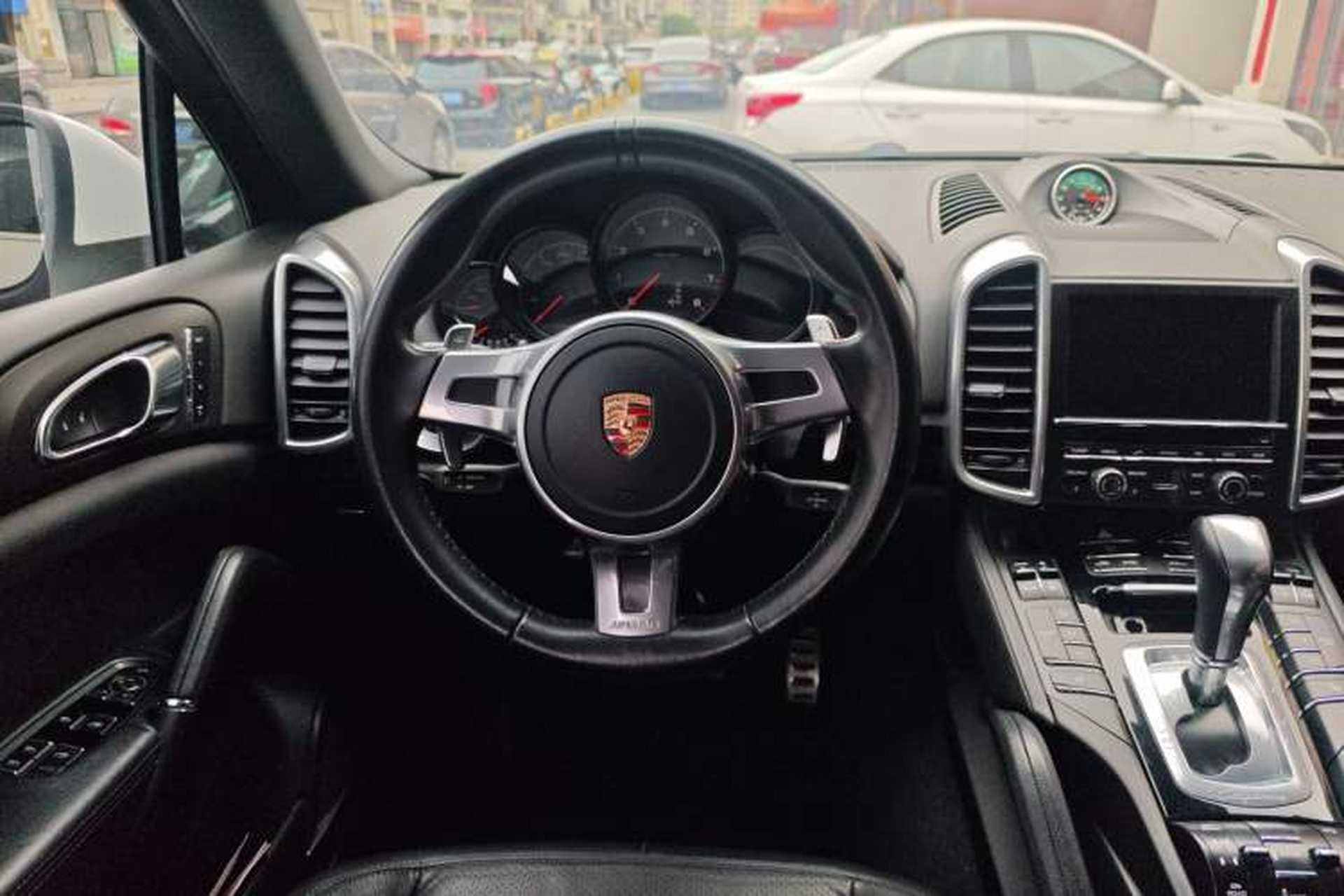 Used Porsche Cayenne 2014 Cayenne Platinum Edition 3.0T Steering Wheel