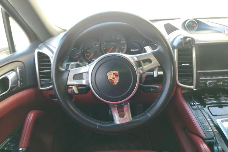Used Porsche Cayenne 2014 Cayenne Platinum Edition 3.0T Steering Wheel