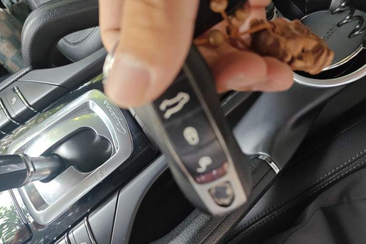 Used Porsche Cayenne 2014 Cayenne Platinum Edition 3.0T Vehicle Key