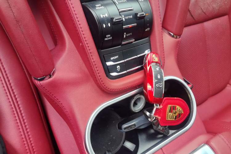 Used Porsche Cayenne 2014 Cayenne Platinum Edition 3.0T Vehicle Key