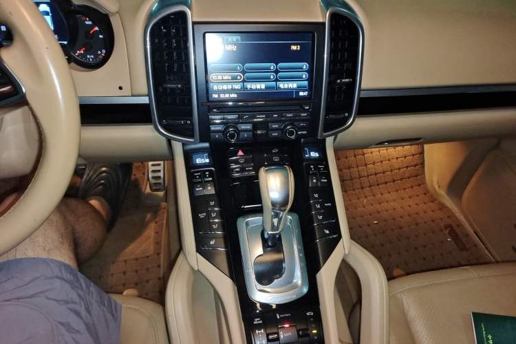 Used Porsche Cayenne 2015 Cayenne 3.0T Audio And AC Panel