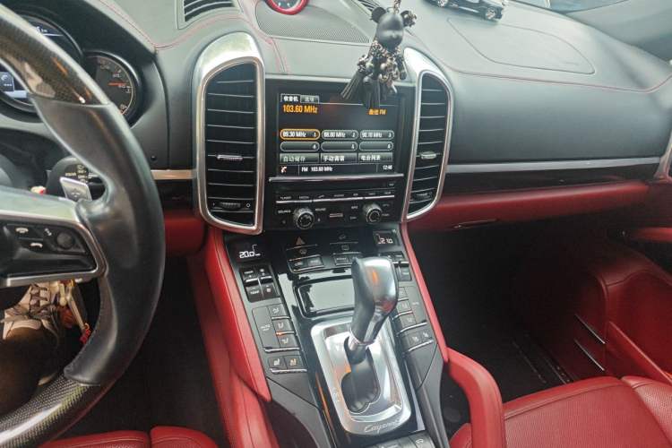 Used Porsche Cayenne 2015 Cayenne 3.0T Audio And AC Panel