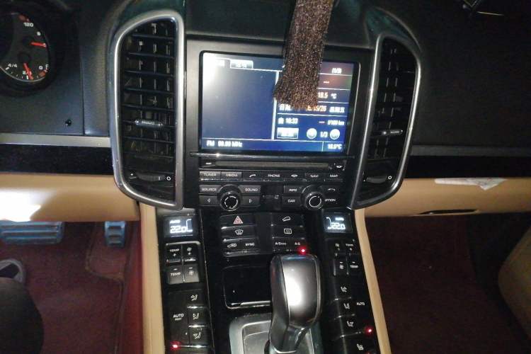 Used Porsche Cayenne 2015 Cayenne 3.0T Audio And AC Panel