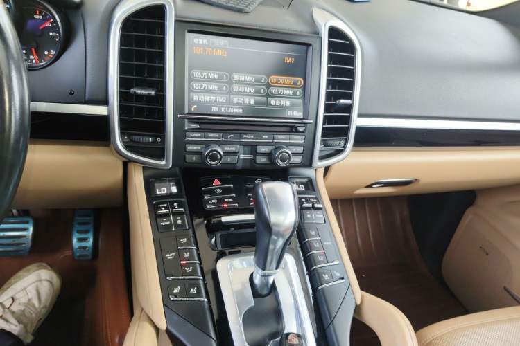 Used Porsche Cayenne 2015 Cayenne 3.0T Audio And AC Panel