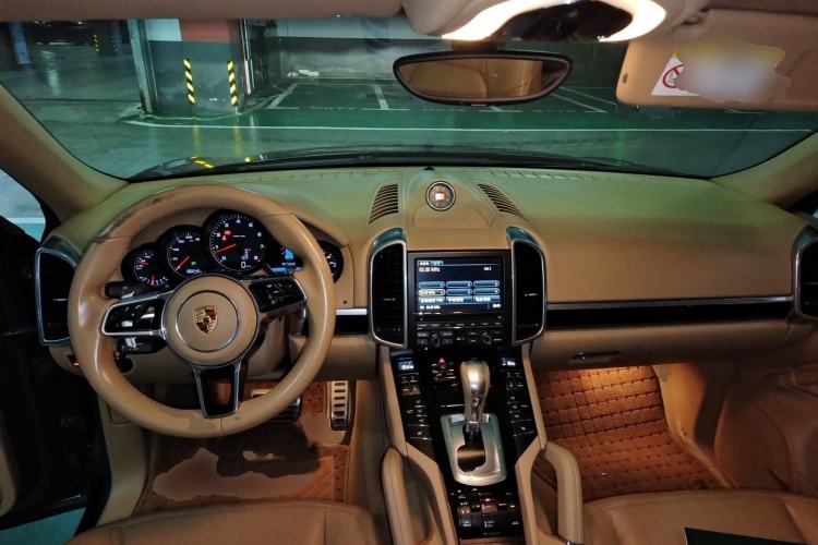 Used Porsche Cayenne 2015 Cayenne 3.0T Center Console