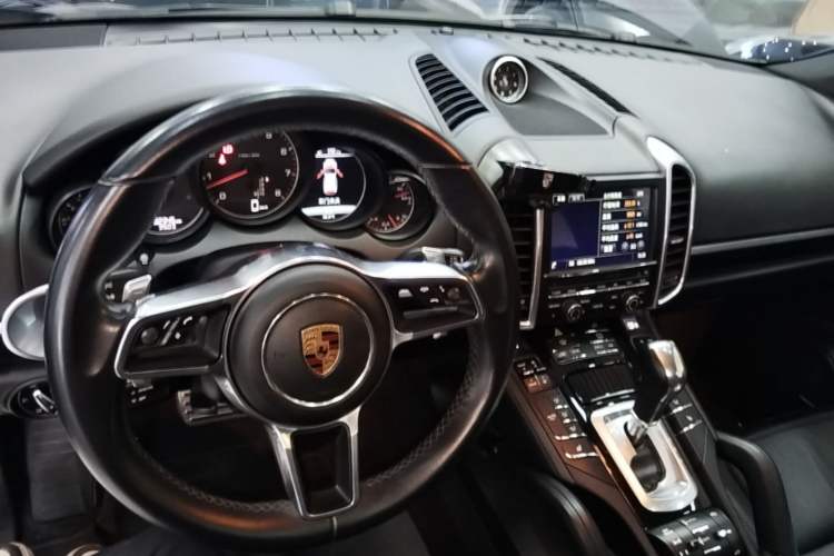 Used Porsche Cayenne 2015 Cayenne 3.0T Center Console