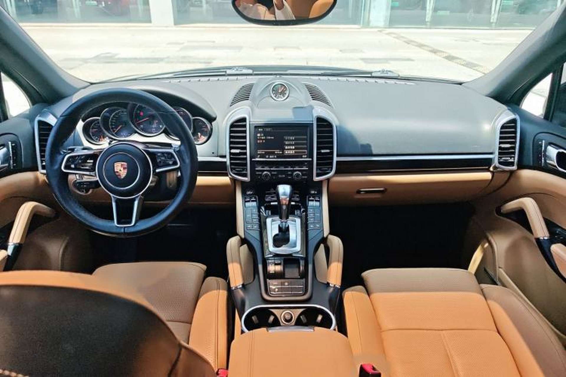 Used Porsche Cayenne 2015 3.6L automatic transmission U.S. specification Center Console