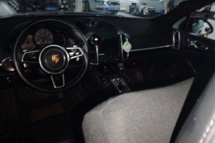 Used Porsche Cayenne 2015 3.0T Center Console