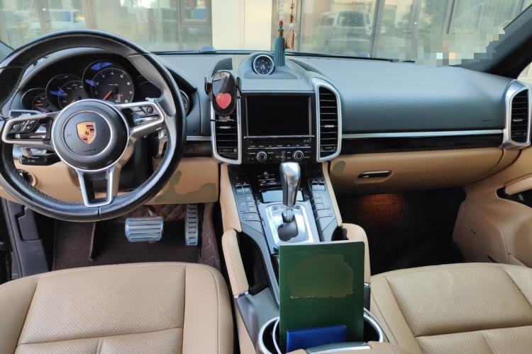 Used Porsche Cayenne 2015 Cayenne 3.0T Center Console