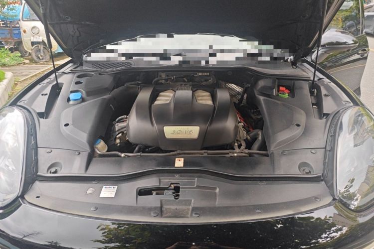 Used Porsche Cayenne 2015 Cayenne 3.0T Engine Bay
