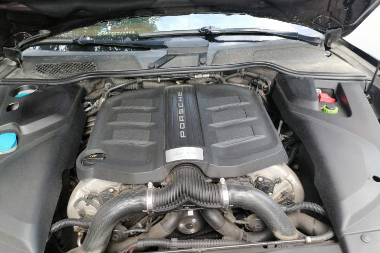 Used Porsche Cayenne 2015 Cayenne GTS 3.6T Engine Bay