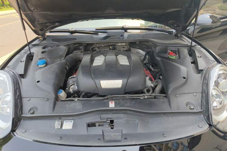 Used Porsche Cayenne 2015 Cayenne 3.0T Engine Bay