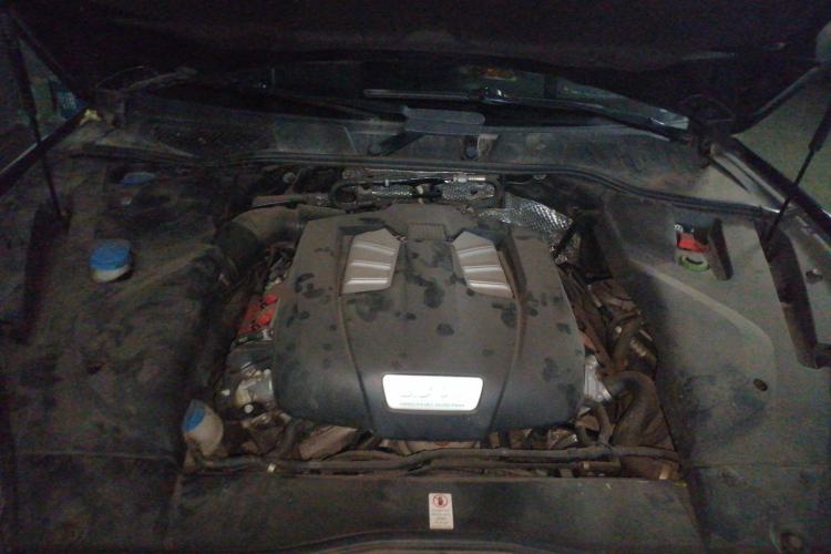 Used Porsche Cayenne 2015 Cayenne 3.0T Engine Bay