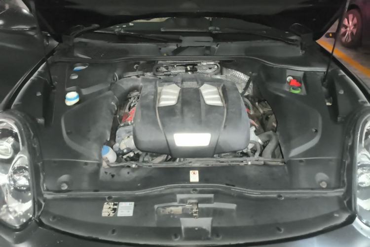 Used Porsche Cayenne 2015 Cayenne 3.0T Engine Bay