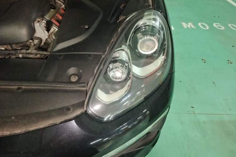 Used Porsche Cayenne 2015 Cayenne 3.0T Engine Bay Left