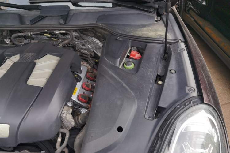Used Porsche Cayenne 2015 Cayenne 3.0T Engine Bay Left