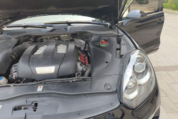 Used Porsche Cayenne 2015 Cayenne 3.0T Engine Bay Left