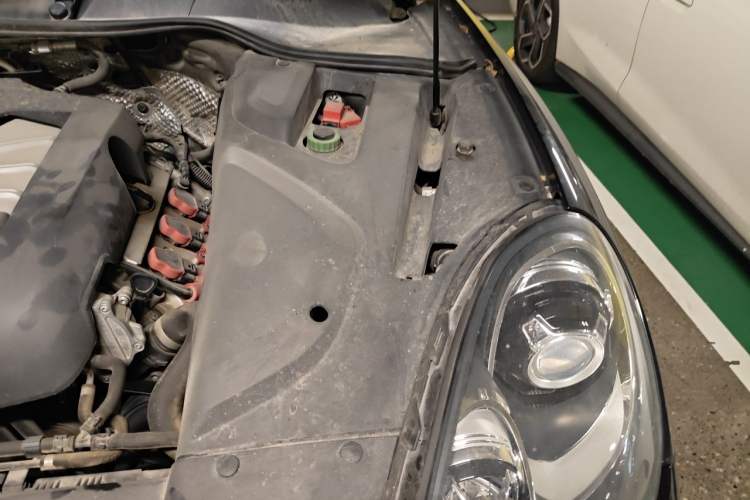 Used Porsche Cayenne 2015 Cayenne 3.0T Engine Bay Left