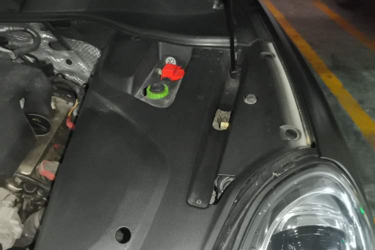 Used Porsche Cayenne 2015 Cayenne 3.0T Engine Bay Left