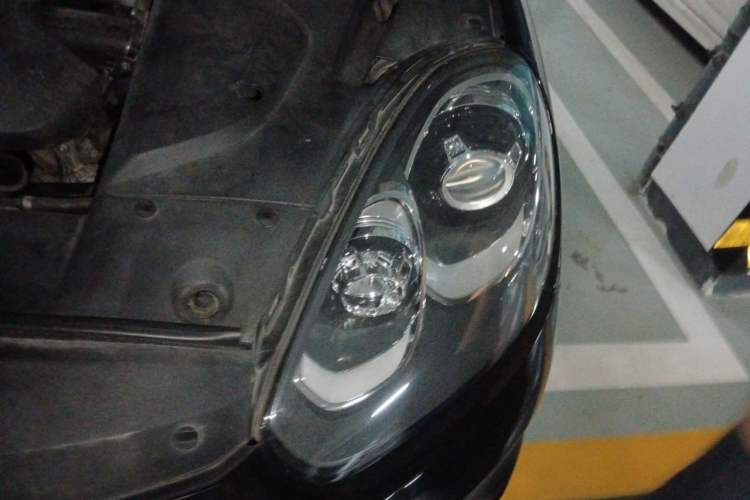 Used Porsche Cayenne 2015 3.0T Engine Bay Left