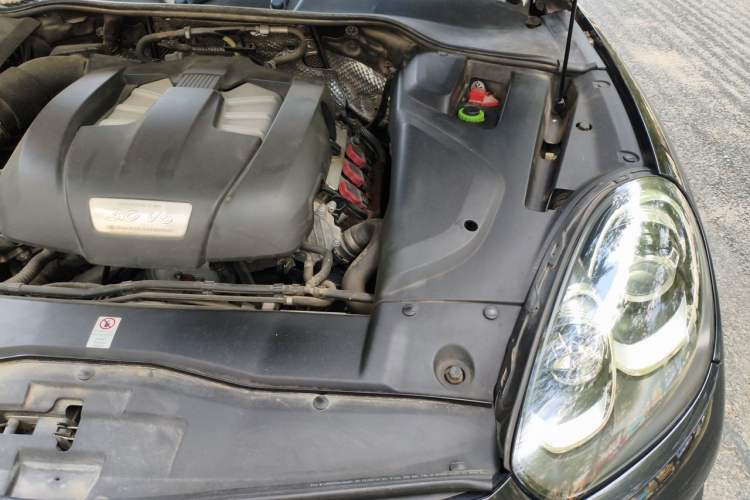 Used Porsche Cayenne 2015 Cayenne 3.0T Engine Bay Left