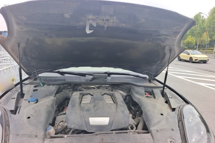 Used Porsche Cayenne 2015 Cayenne 3.0T Engine Bay