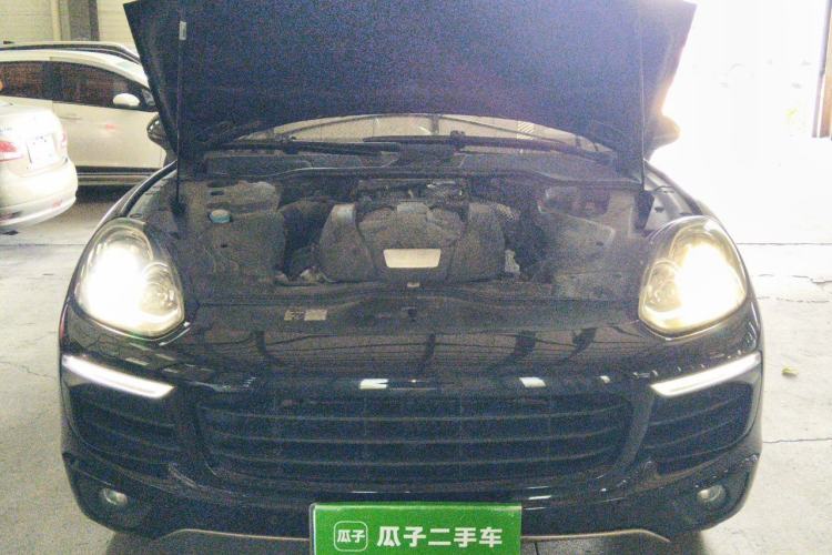 Used Porsche Cayenne 2015 Cayenne 3.0T Engine Bay