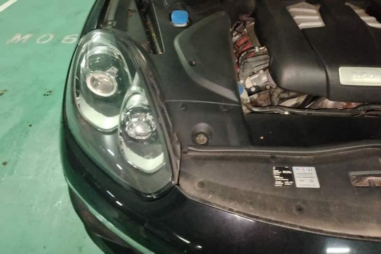 Used Porsche Cayenne 2015 Cayenne 3.0T Engine Bay Right